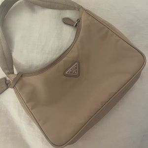 Mini-sac Prada Re-Edition 2000 en nylon
